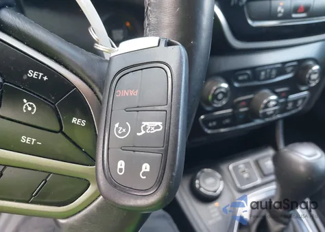 2019 Jeep Cherokee Limited 4X4 from USA, damaged, VIN 1C4PJMDX7KD218832